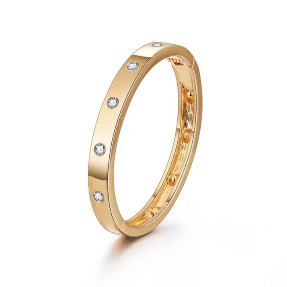 Elegant Gold Diamond-Studded Bangle